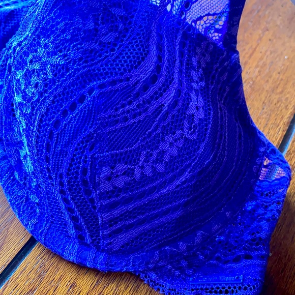 CalvinKlein Provocative Lace Underwire Bra 36C Never Worn - Picture 3 of 6